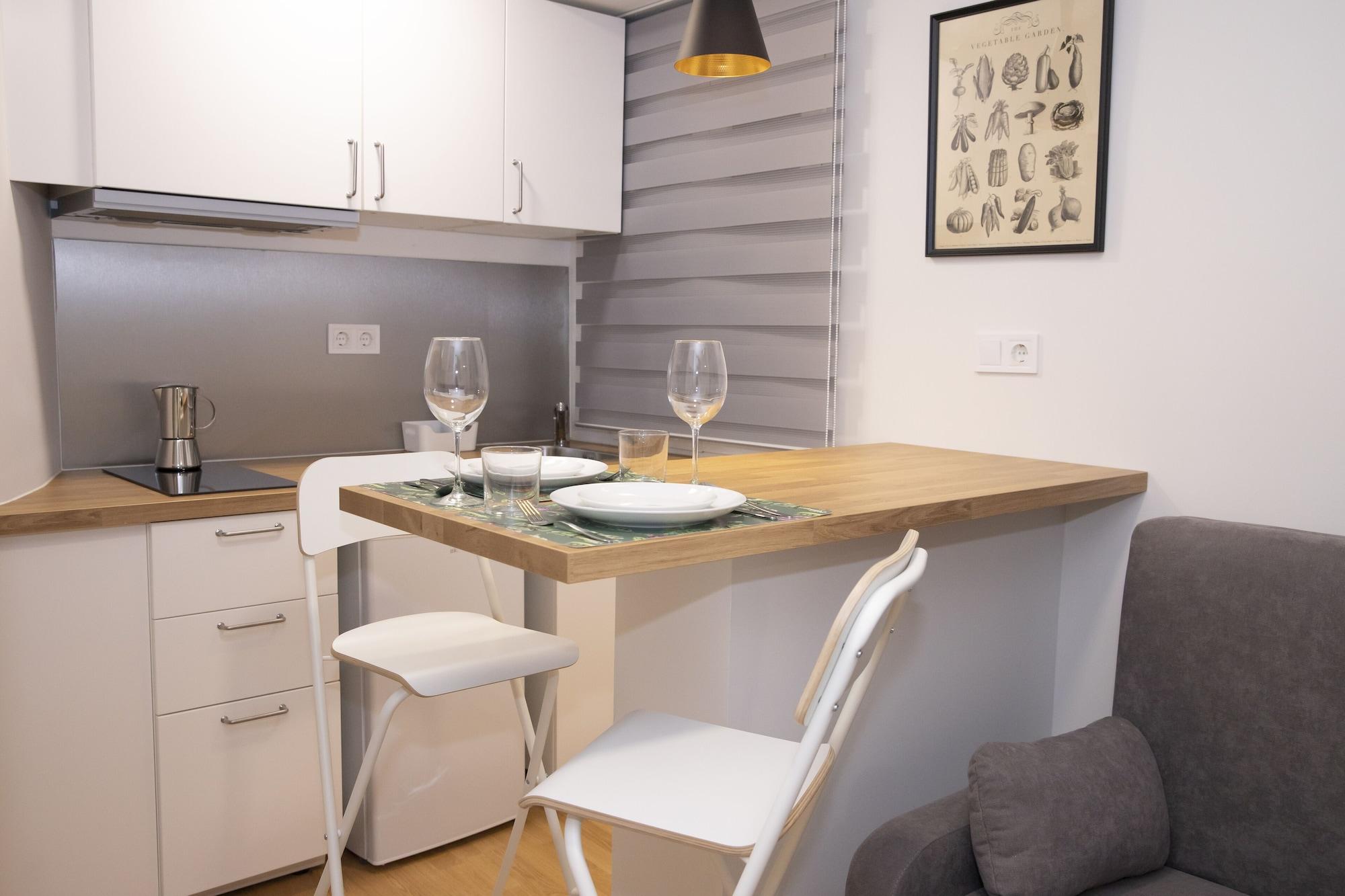 Hostal Montaloya Madrid Exterior photo